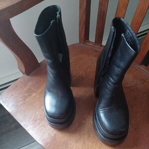 Steve Madden Black Cobra  Platform Heeled Boots